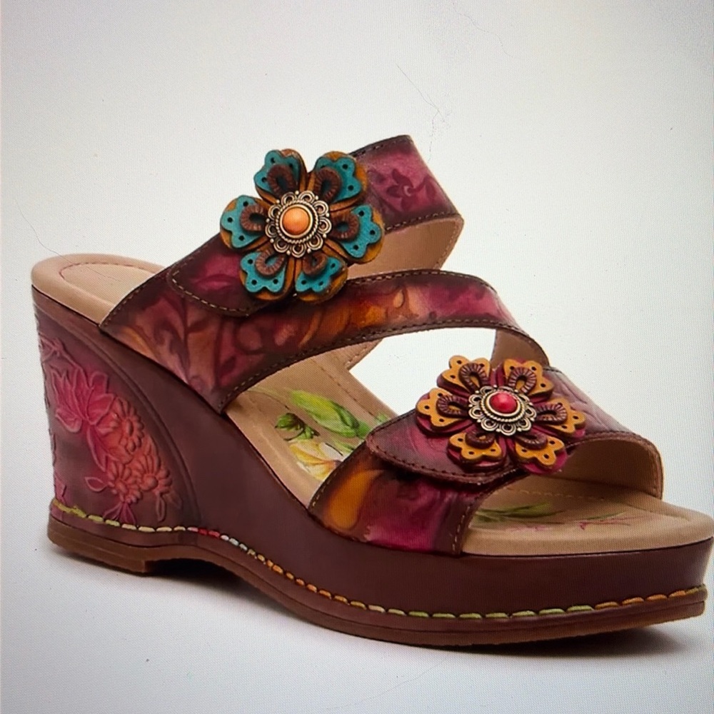 LIKE NEW Cool Comfy Unique Wedge Sandals
